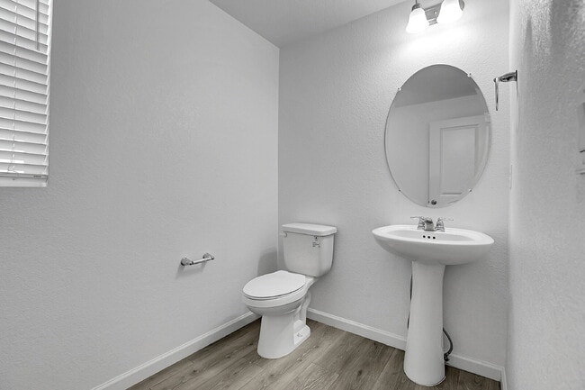 Building Photo - $3,050.00, 4-bed, 3.5-bath, located in Aurora with beautiful finishes.