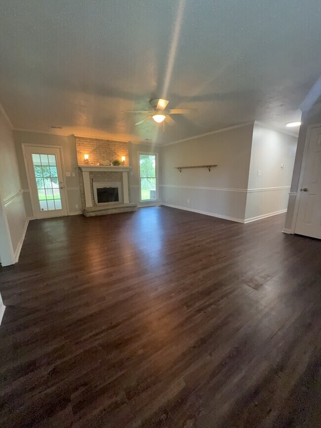 Building Photo - 135 Yates Ln