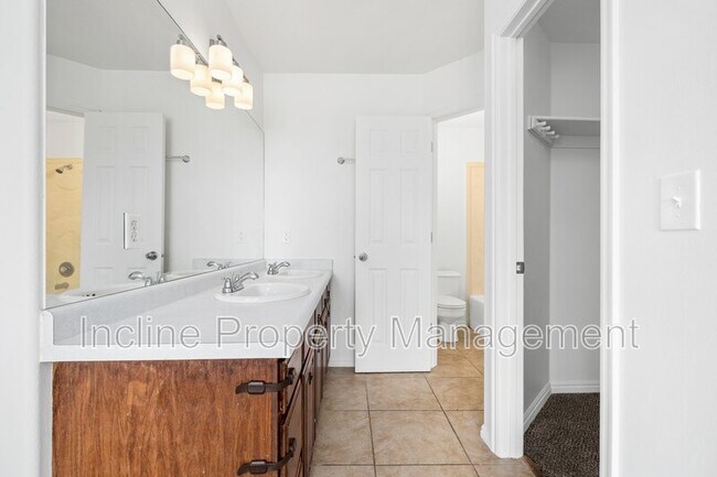 Building Photo - 439 E 2000 S St