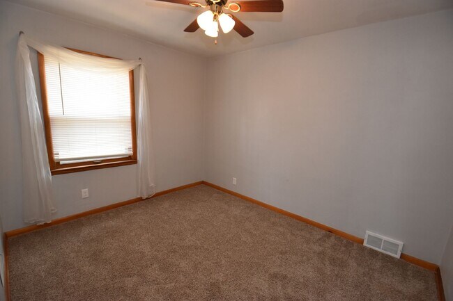 Building Photo - Upgraded Ranch Style Home in South Bend, IN