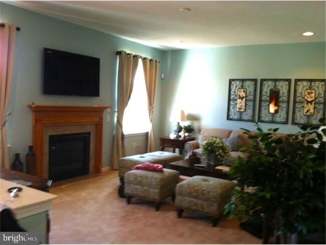 Building Photo - 306 Crescent Dr