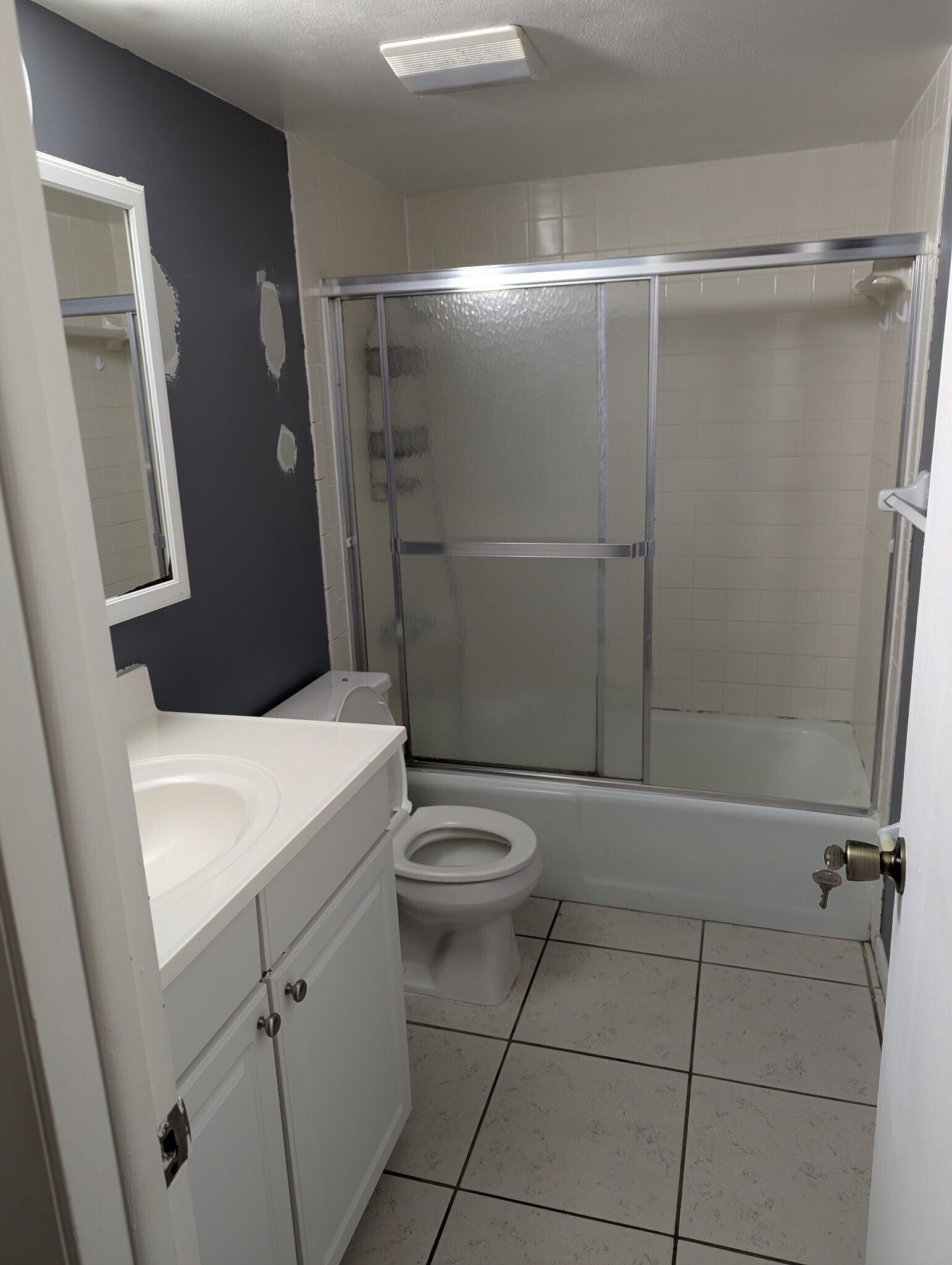 Master Bedroom Bathroom - 205 S Courtenay Pky