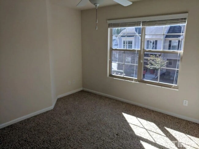 Building Photo - Beautiful Home in Durham Community with Pool, Gym & Walking Trails