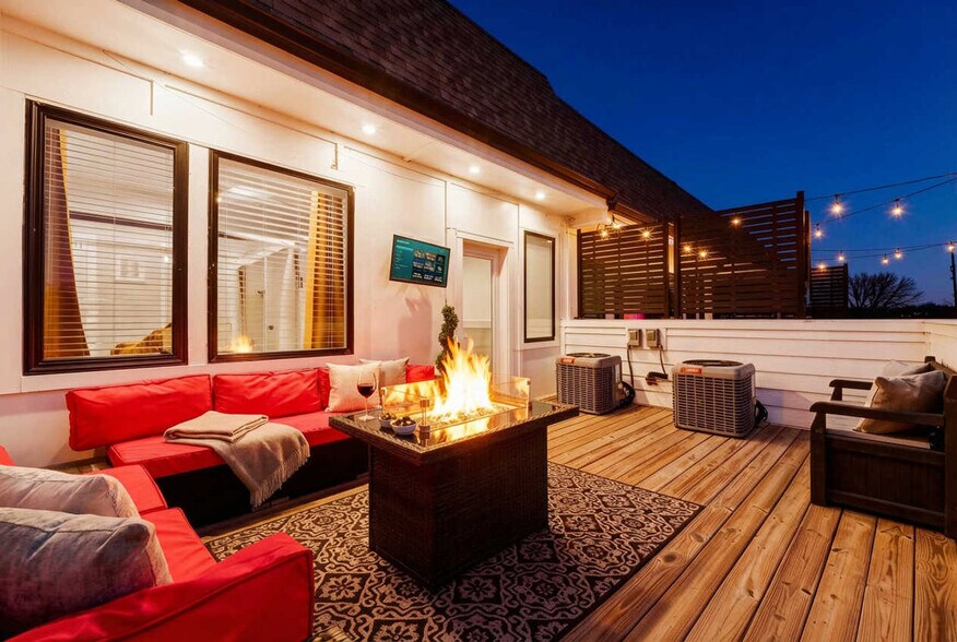 Building Photo - 2135 24th Ave N