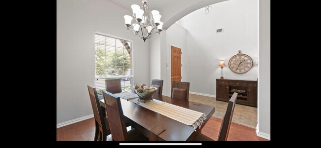 Building Photo - 961 Noble Ave