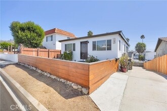 Building Photo - 213 Avenida Rosa