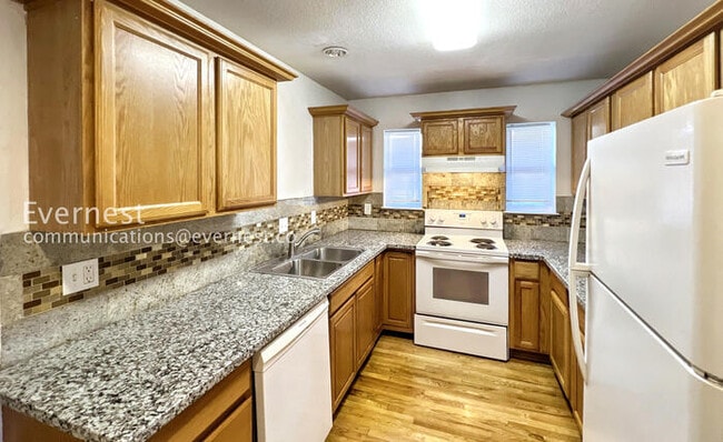 Building Photo - 6147 NE 9th Ave