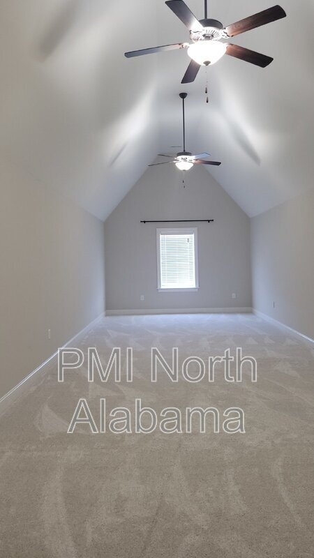 Building Photo - 130 Creekmound Dr