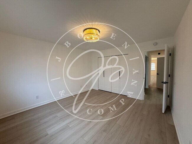 Building Photo - "Discover Spacious Comfort: Modern 3-Bed, 2-Bath in Maumee School District.