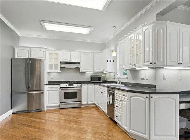 Building Photo - 15904 Noble Point Dr