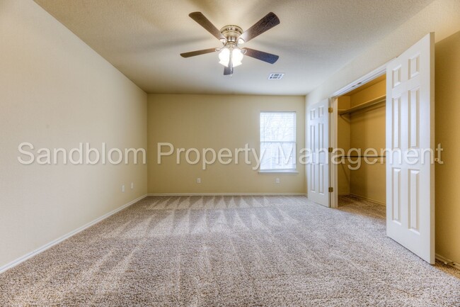 Building Photo - For Lease | Sand Springs | $1125 Rent | Av...