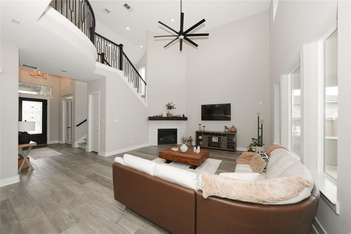 Building Photo - 413 Stratus View Ct