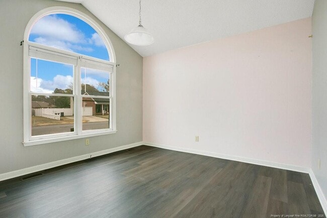 Building Photo - 5319 Thackeray Dr