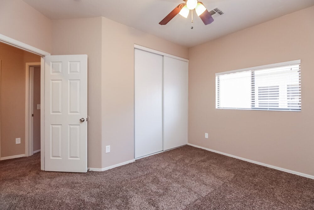 Building Photo - 2924 W Allens Peak Dr