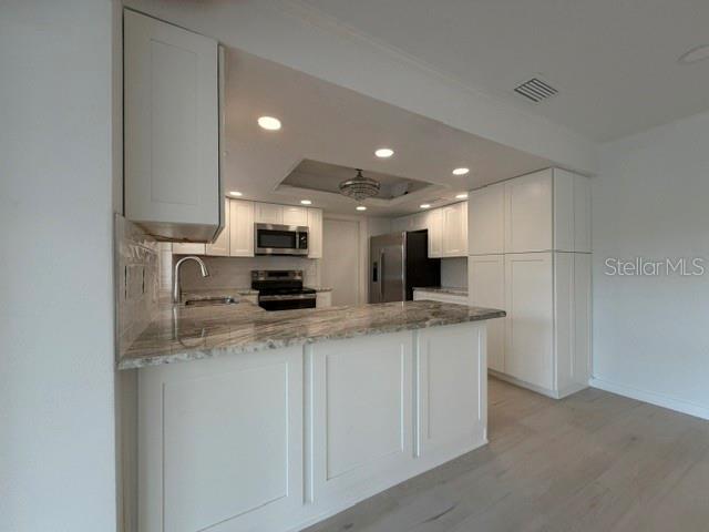 Building Photo - 605 Lotus Ln