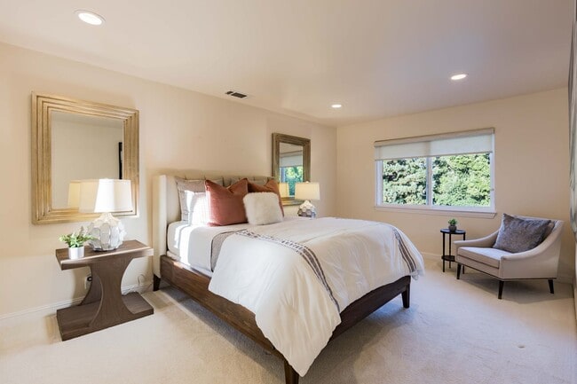 Building Photo - Meticulously Upgraded Los Altos Estate on Over an Acre