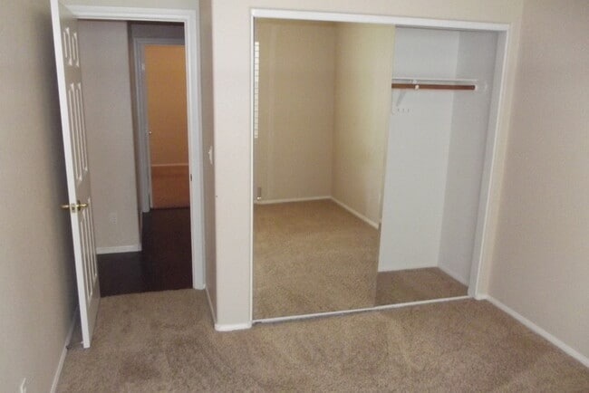 Building Photo - Henderson Pool Home