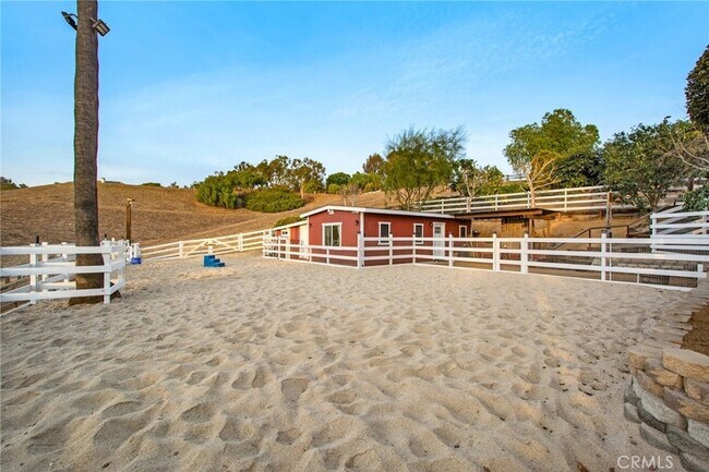 Building Photo - 27151 Mission Hills Dr