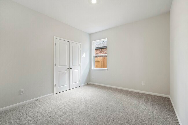 Building Photo - 10803 Hickory Ln