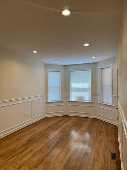 Building Photo - 5432 W 23rd St