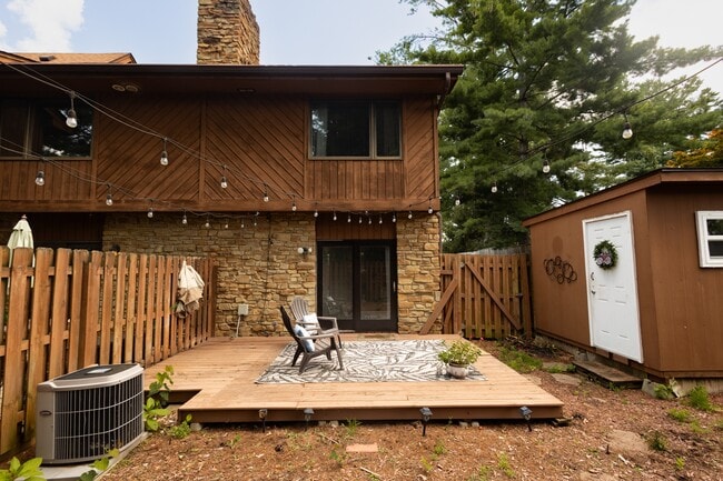 Building Photo - 3191 Sycamore Dr