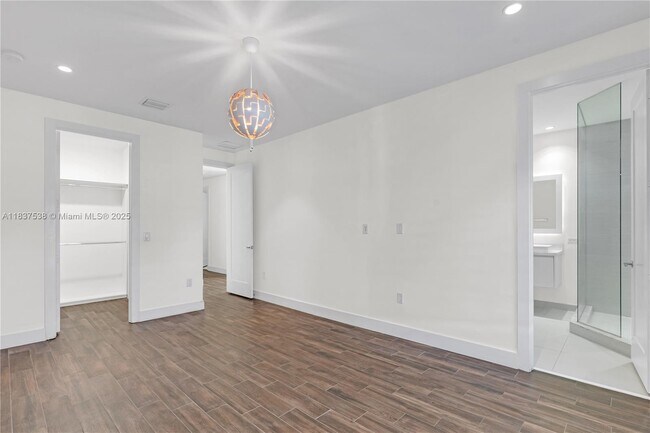 Building Photo - 10426 NW 64th Terrace