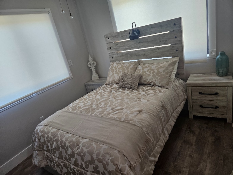 Building Photo - 24375 Leadstone Dr