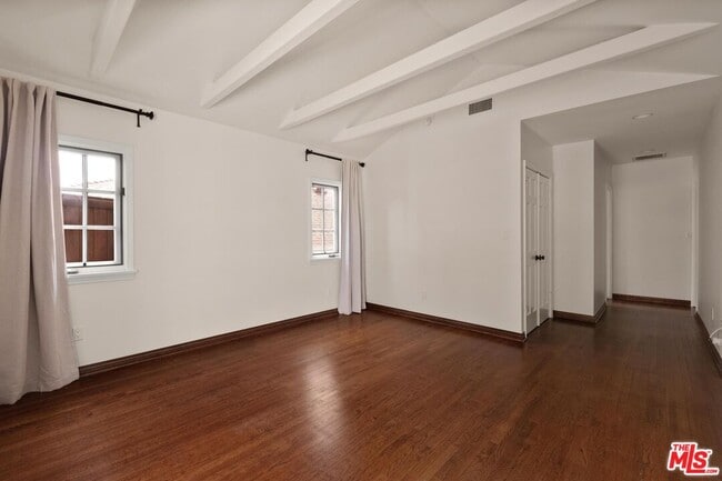 Building Photo - 10707 Wellworth Ave