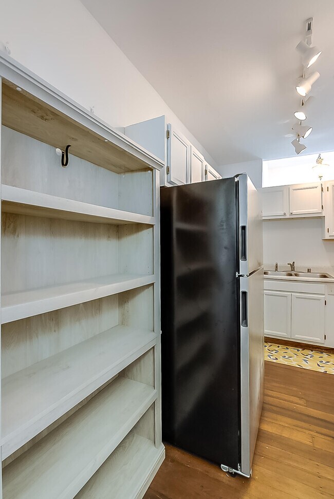 Building Photo - 377 S Upper St