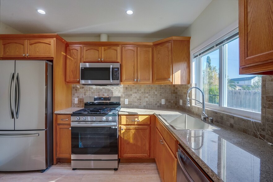 Building Photo - 4725 Sawtelle Blvd