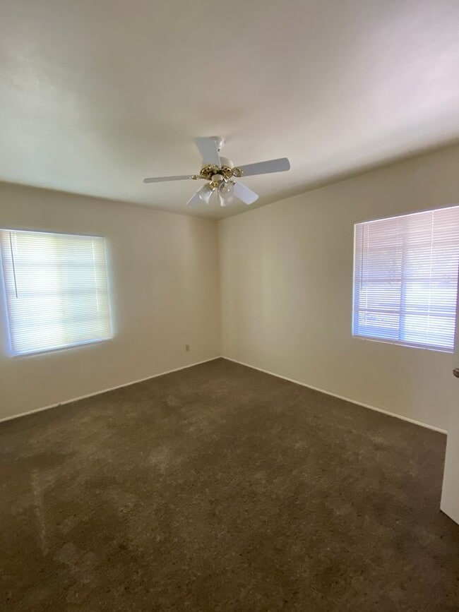 Building Photo - Beautiful 3 Bedroom Home! Available Now!