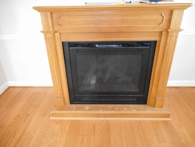 Building Photo - 608 Green St