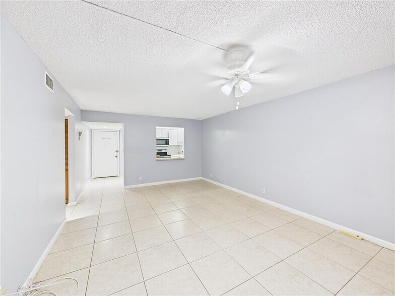Building Photo - 4113 NW 88th Ave