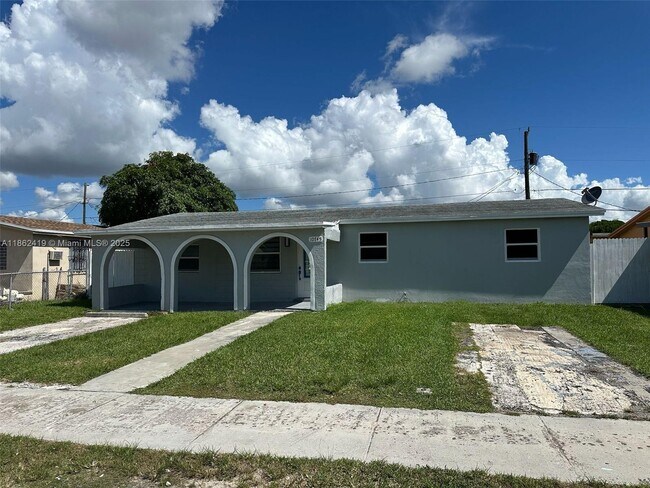 Primary Photo - 10745 SW 222nd St