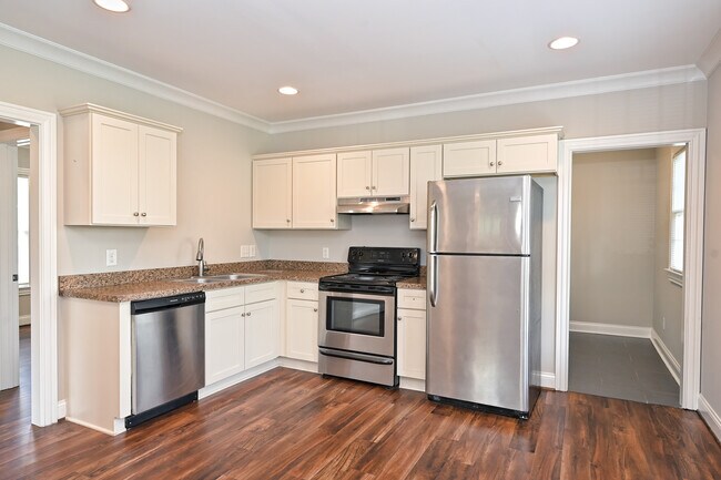 Building Photo - 1009 Grace St