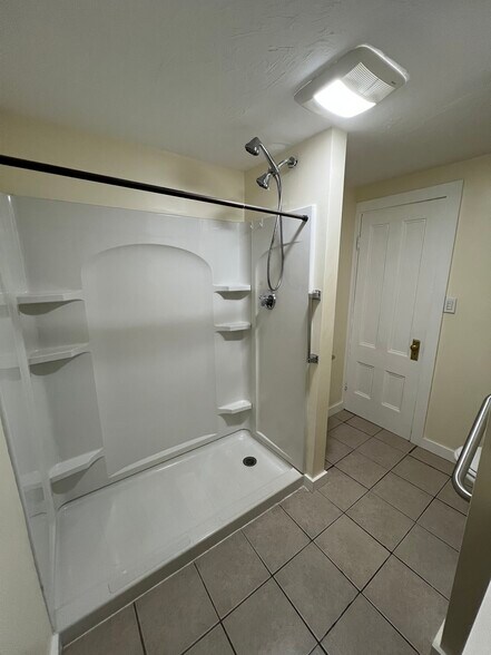 Building Photo - 18 Marion St