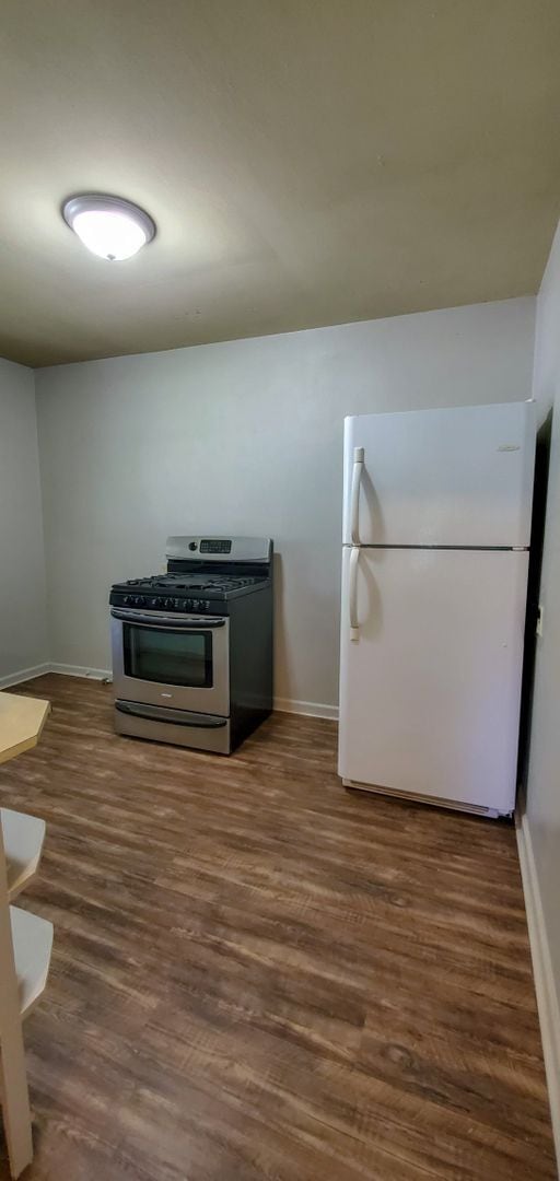 Building Photo - 2 bedroom 1 bath duplex in Shawnee