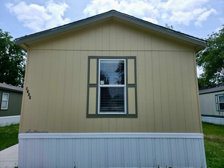Building Photo - 1309 W Plum St