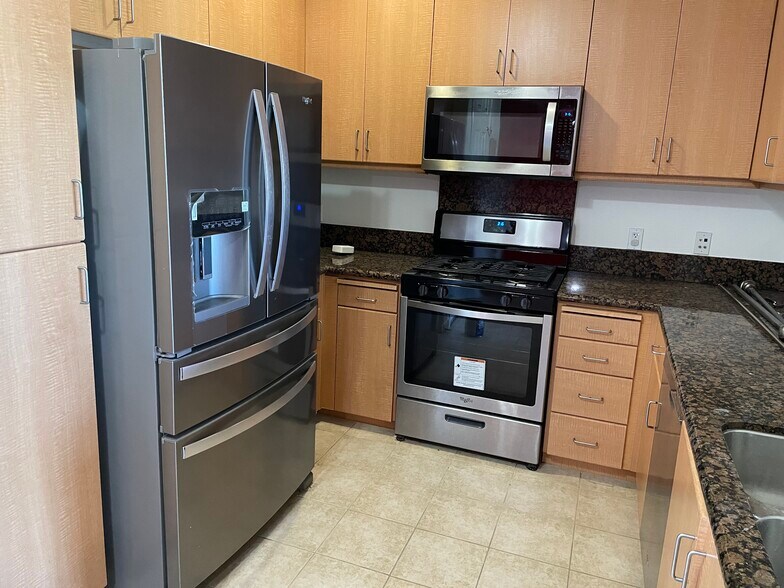 Building Photo - 1101 S Main St