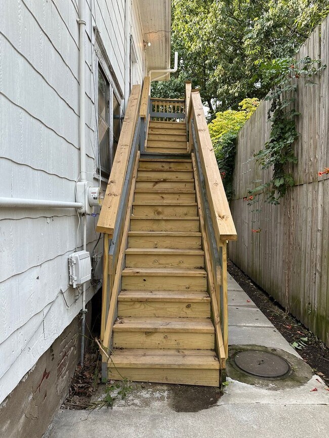 Building Photo - 408 W Illinois St