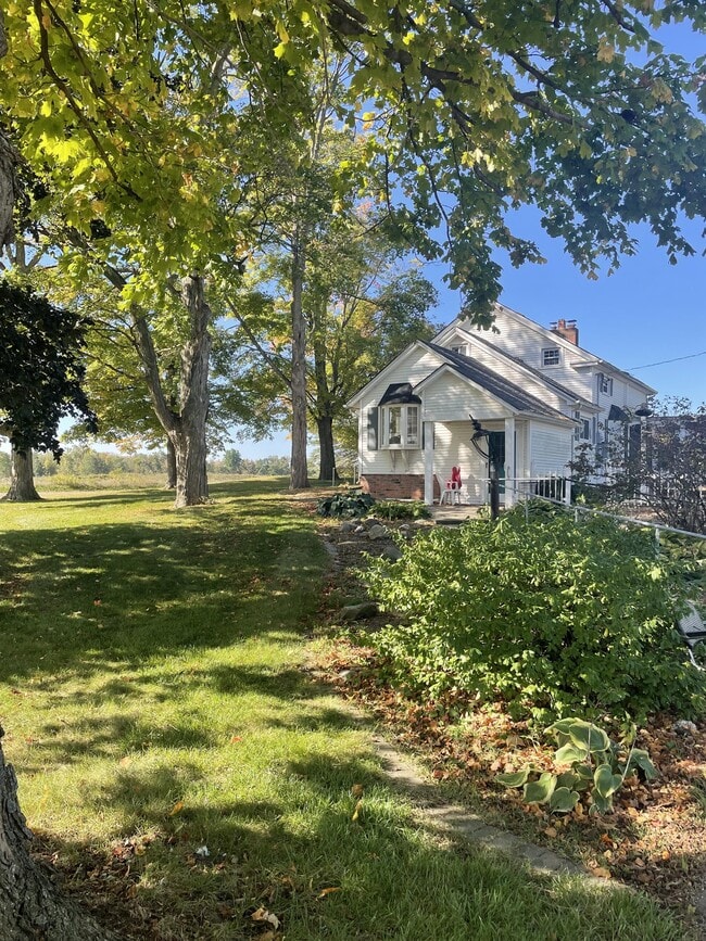 Building Photo - 7020 Brown Rd