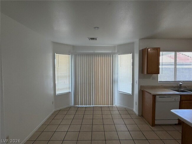 Building Photo - 2561 Rosy Sunrise St