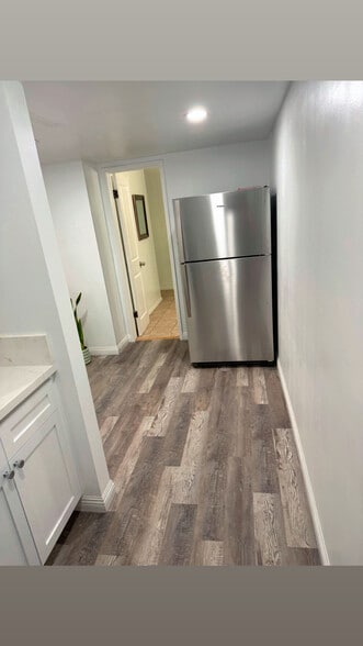 Building Photo - 1302 W 127th St