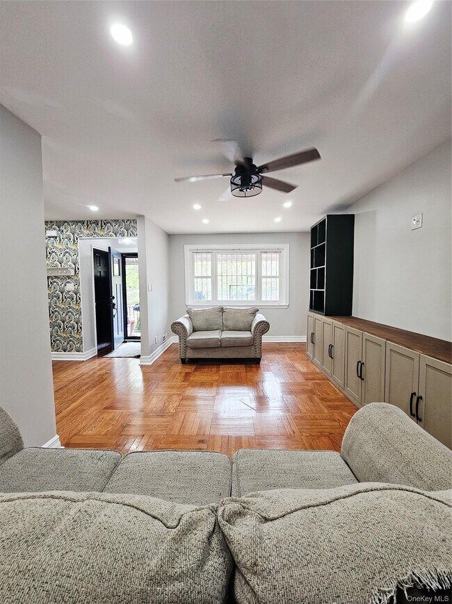 Building Photo - 2082 Pitman Ave