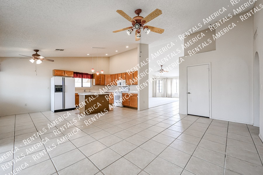 Building Photo - 2720 Leisure World