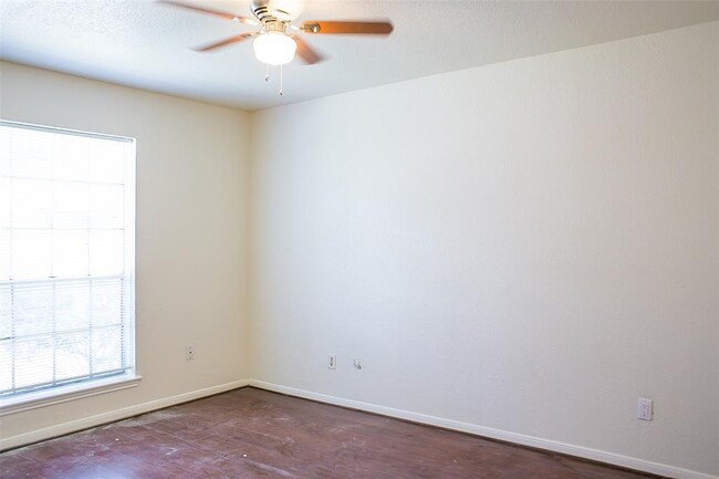 Building Photo - 6606 De Moss Dr