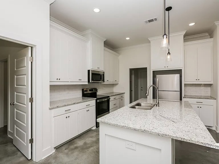 Building Photo - 136 Shelby Mae Cir