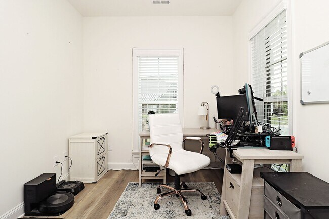 Building Photo - Pet-Friendly Old Trail Home