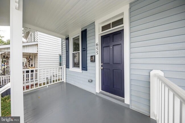 Building Photo - 655 Bourbon St