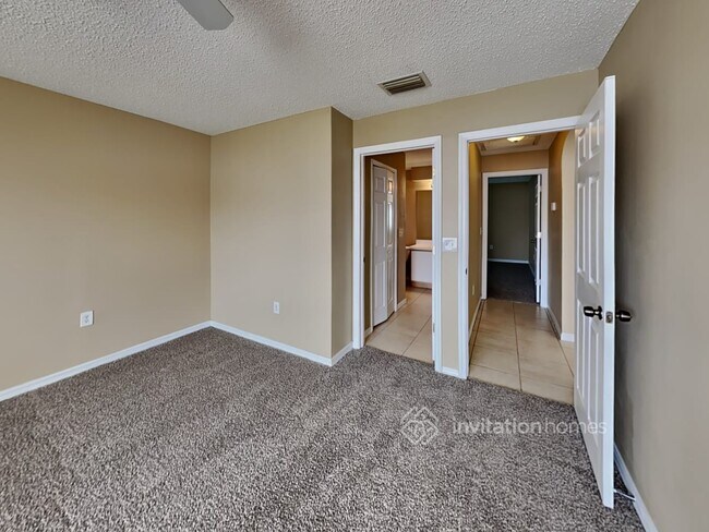 Building Photo - 563 Lindsay Anne Ct